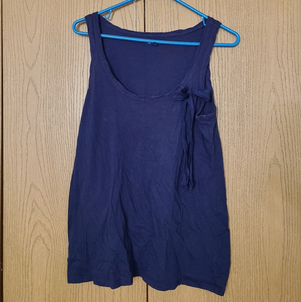 Gap Sleeveless Tank Top with bow detail